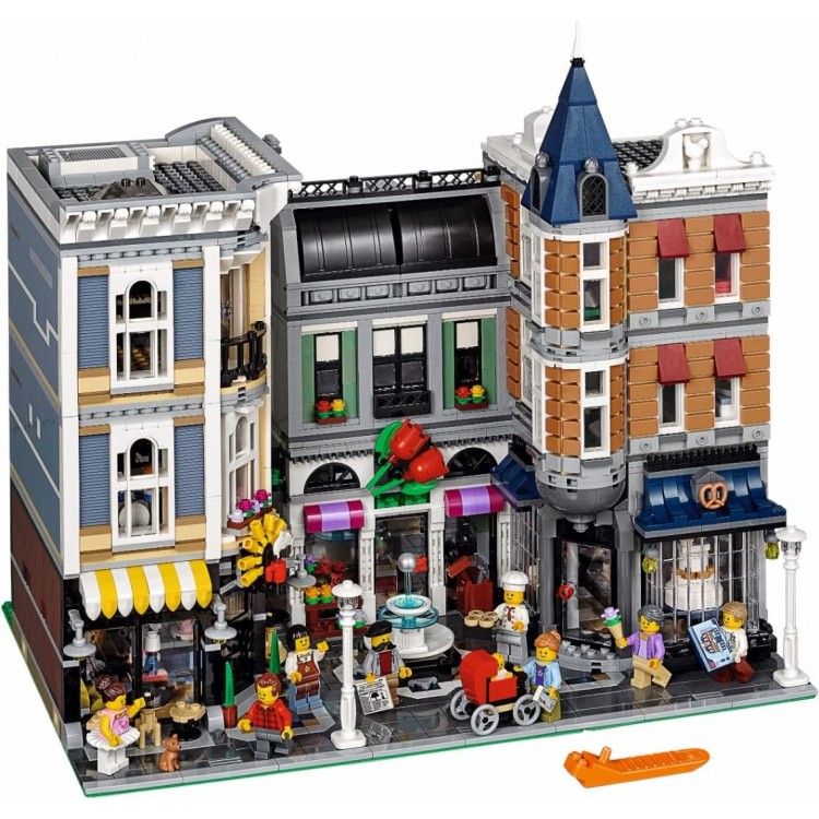 LEGO 10255 Creator Expert Assembly Square LEGO 10255 Creator Expert Assembly Square