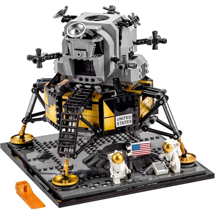 LEGO 10266 Creator Expert NASA Apollo 11 Lunar Lander LEGO 10266 Creator Expert NASA Apollo 11 Lunar Lander