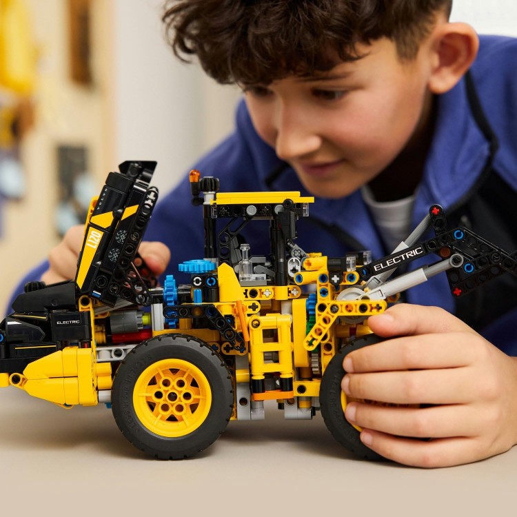 LEGO 42209 Technic Volvo L120 Electric Tekerlekli Yükleyici